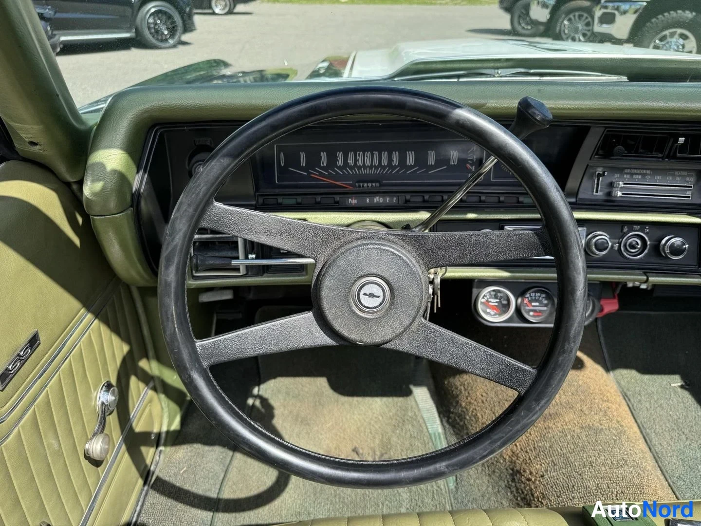 Vihreä Chevrolet Chevelle 1971, ohjaamo, kuva 16