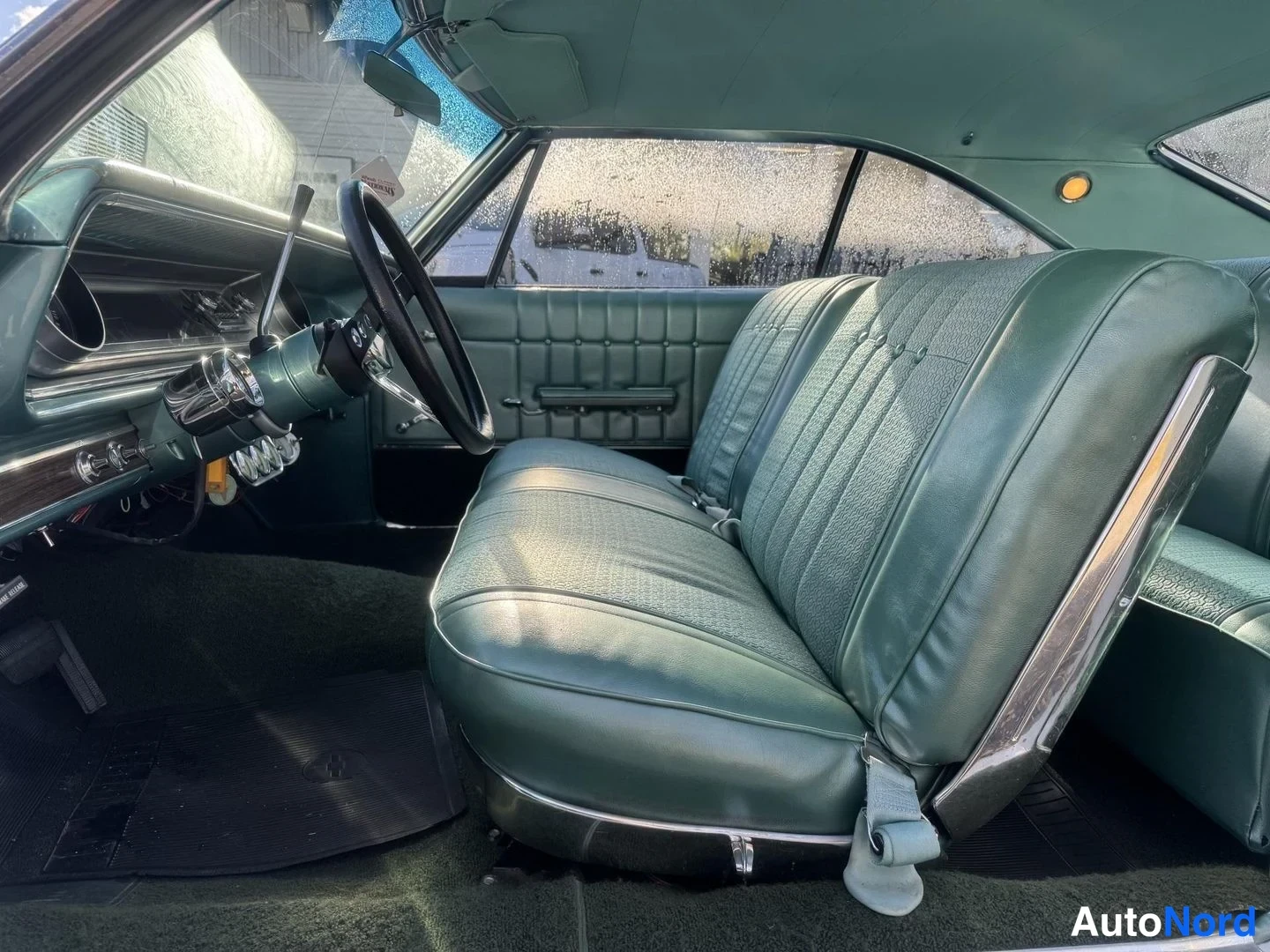 Valkoinen Chevrolet Impala 1965, ohjaamo, kuva 14