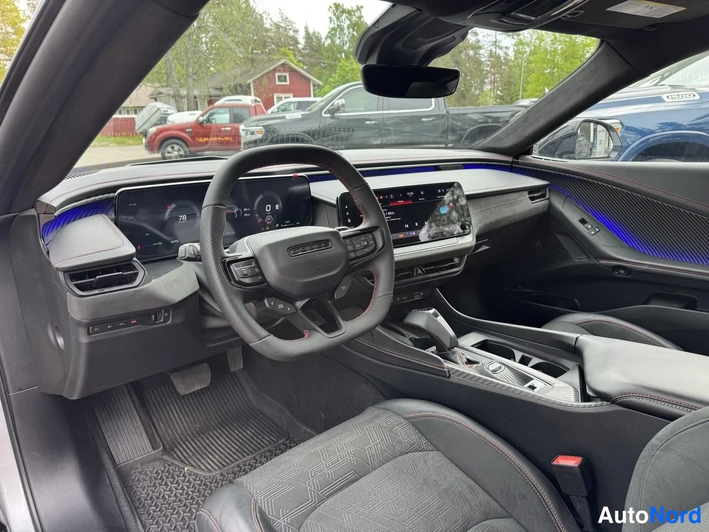 Hopea Dodge Charger 2025, ohjaamo, kuva 10