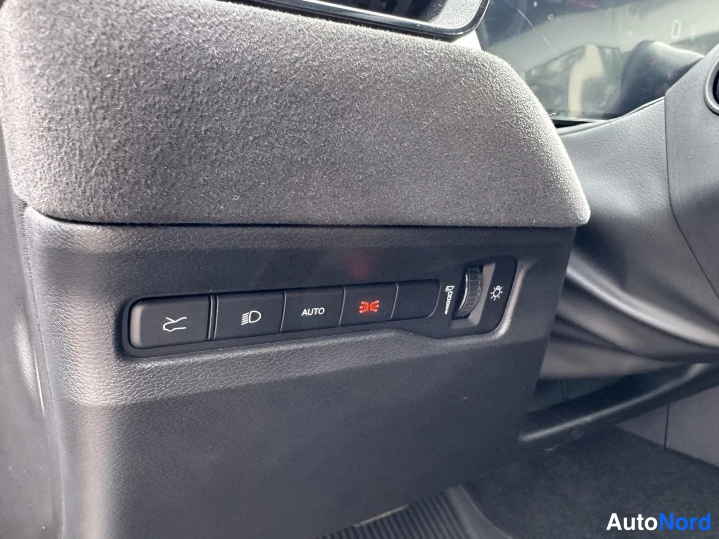 Hopea Dodge Charger 2025, yksityiskohta, kuva 25