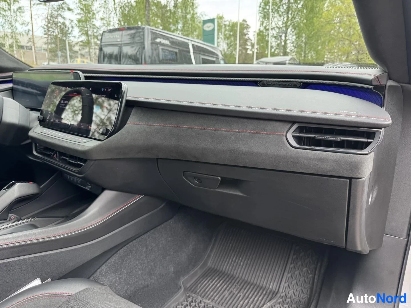 Hopea Dodge Charger 2025, ohjaamo, kuva 14