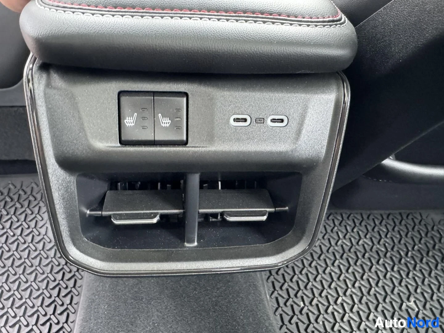 Hopea Dodge Charger 2025, yksityiskohta, kuva 30