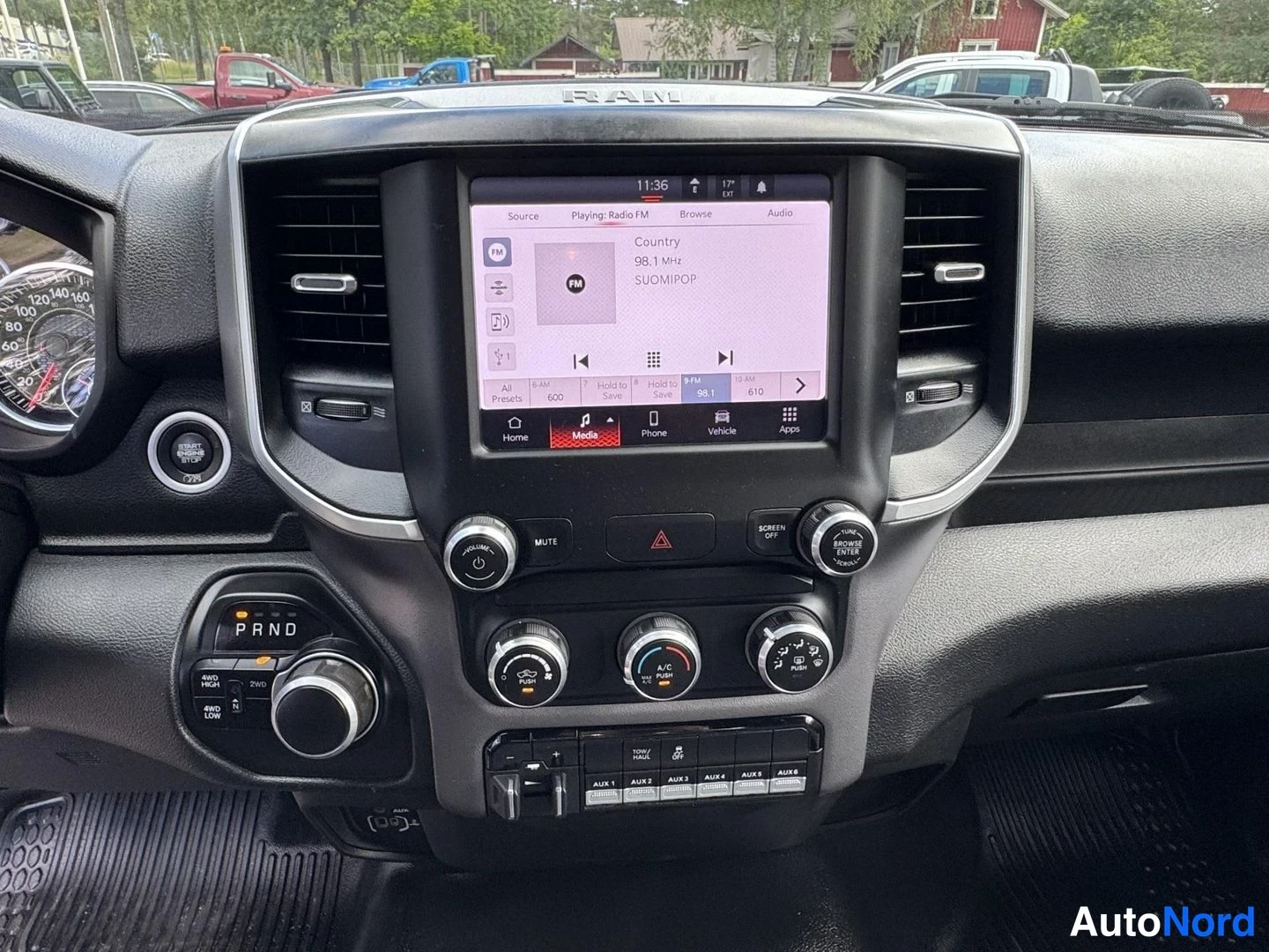 Valkoinen Dodge Ram 3500 2022, yksityiskohta, kuva 21