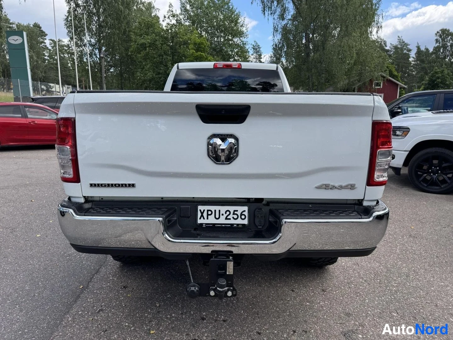 Valkoinen Dodge Ram 3500 2022, takaa, kuva 9