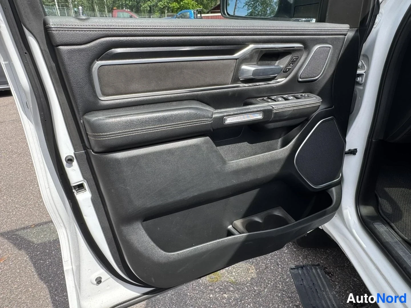 Valkoinen Dodge Ram 1500 2021, yksityiskohta, kuva 23