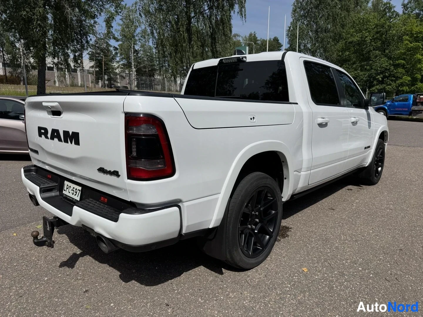 Valkoinen Dodge Ram 1500 2021, takaviisto, kuva 7