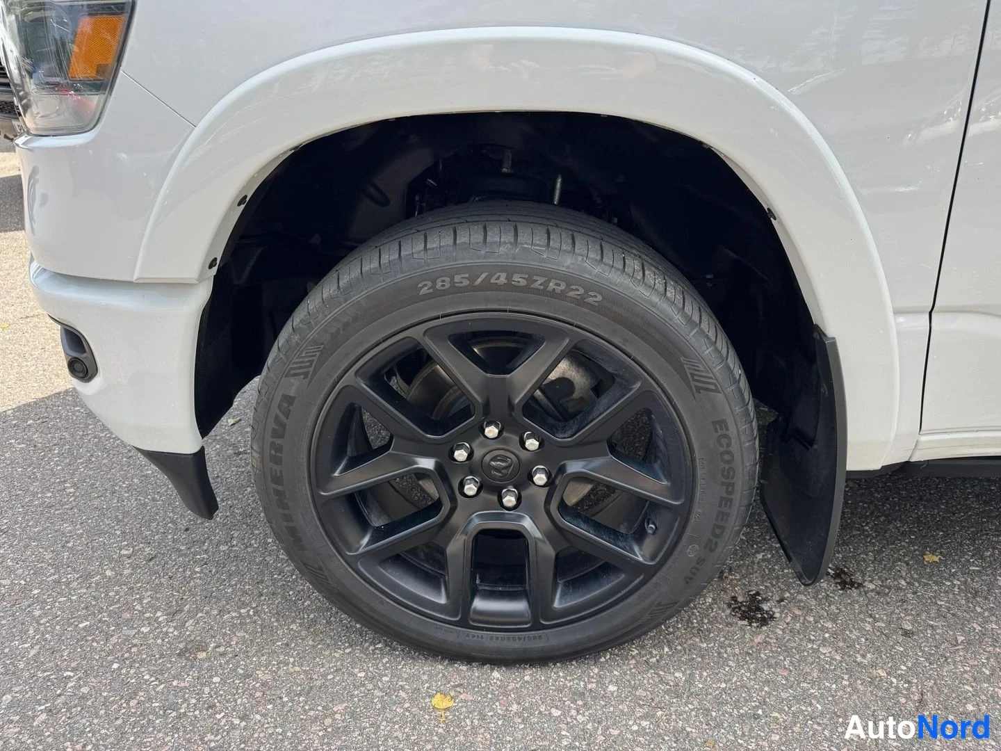 Valkoinen Dodge Ram 1500 2021, yksityiskohta, kuva 18