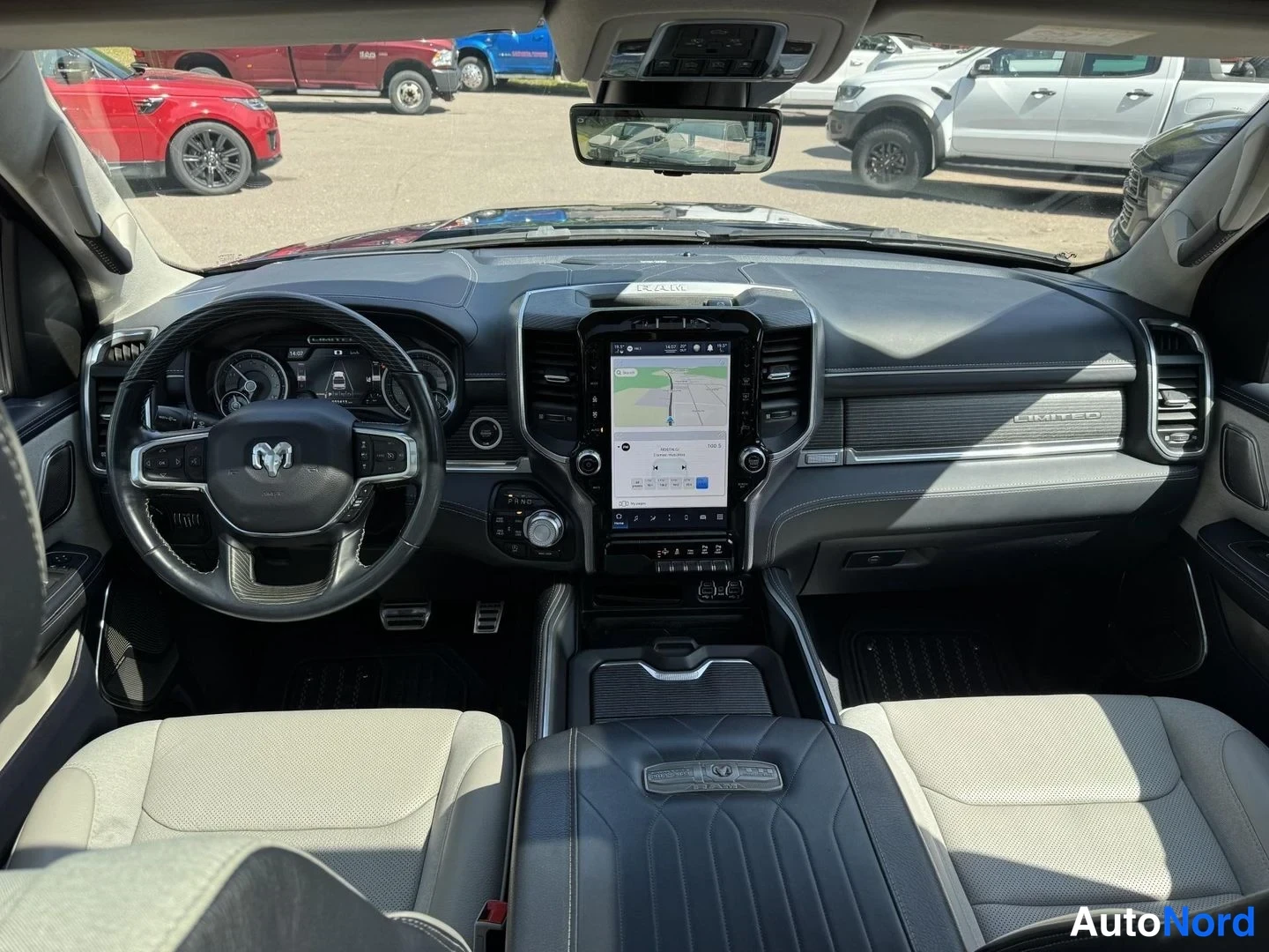 Sininen Dodge Ram 1500 2023, ohjaamo, kuva 18