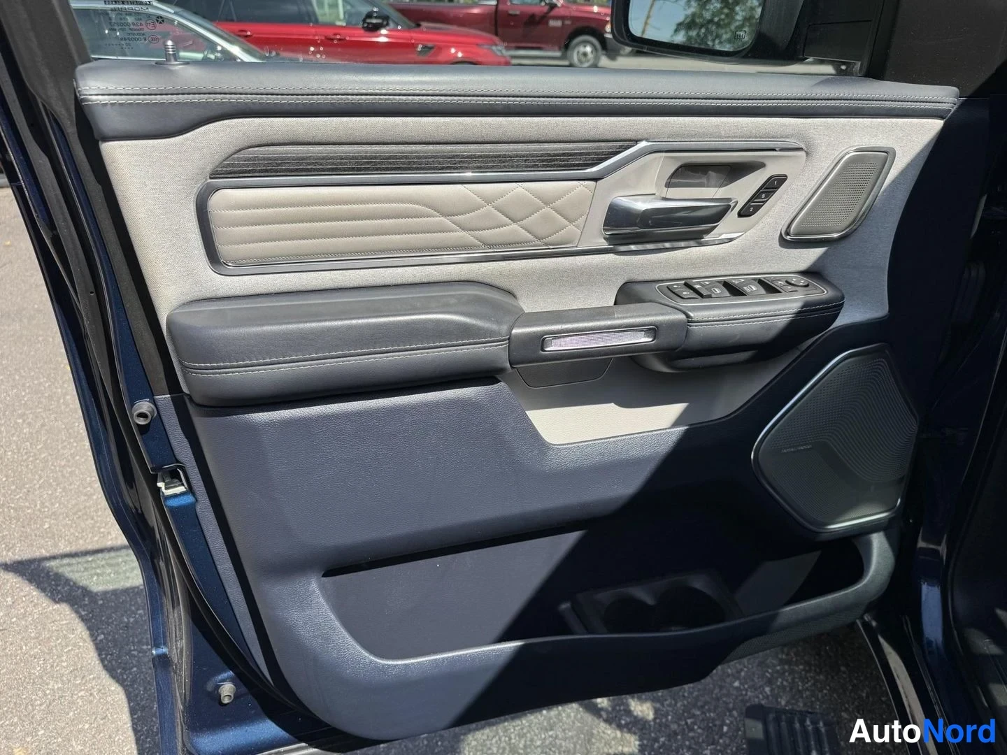 Sininen Dodge Ram 1500 2023, yksityiskohta, kuva 25