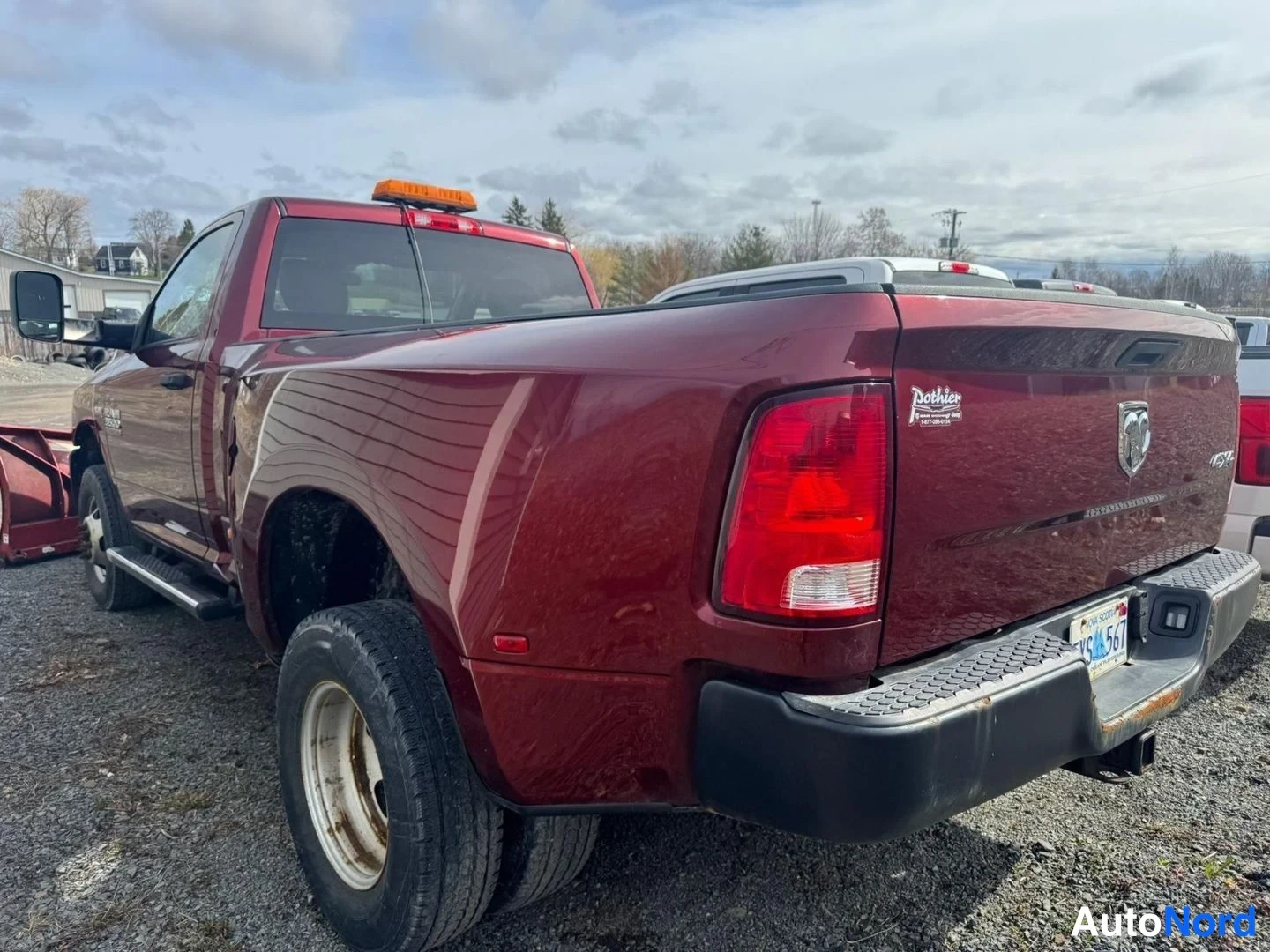 Punainen Dodge Ram 3500 2018, takaviisto, kuva 7