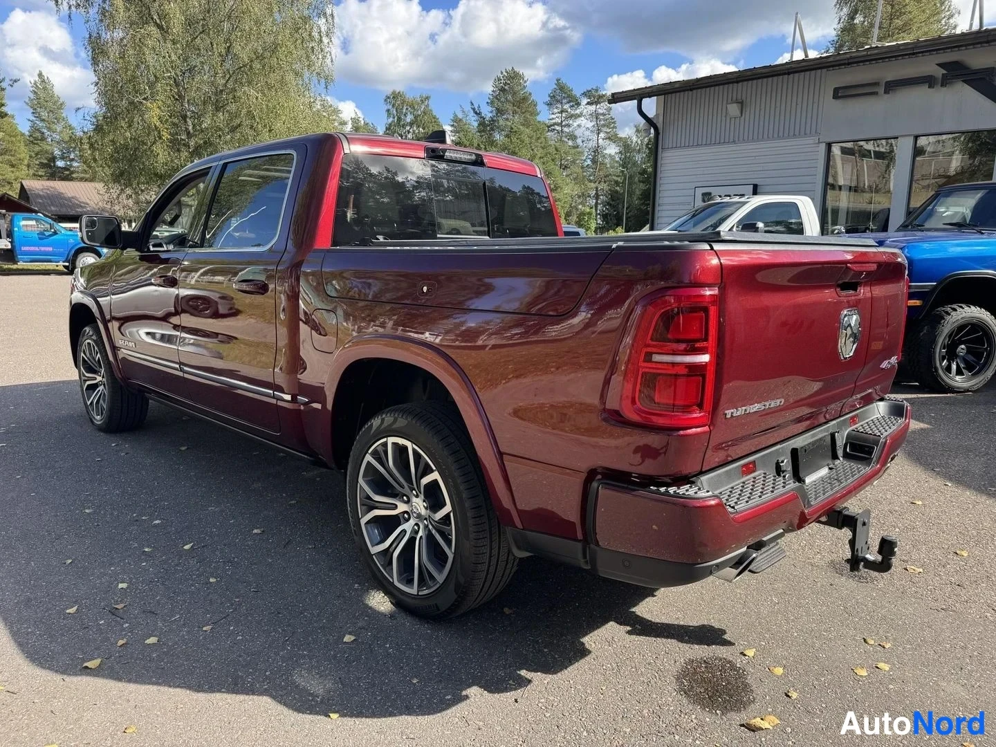 Punainen Dodge Ram 1500 2026, takaviisto, kuva 6