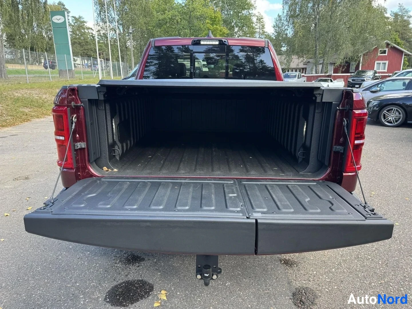 Punainen Dodge Ram 1500 2026, takaa, kuva 12