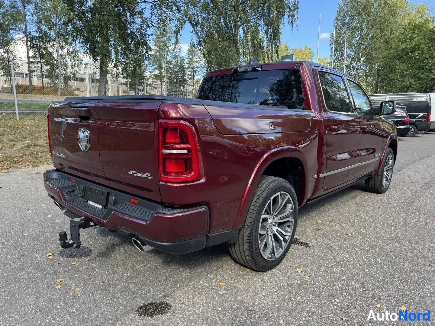 Punainen Dodge Ram 1500 2026, takaviisto, kuva 7