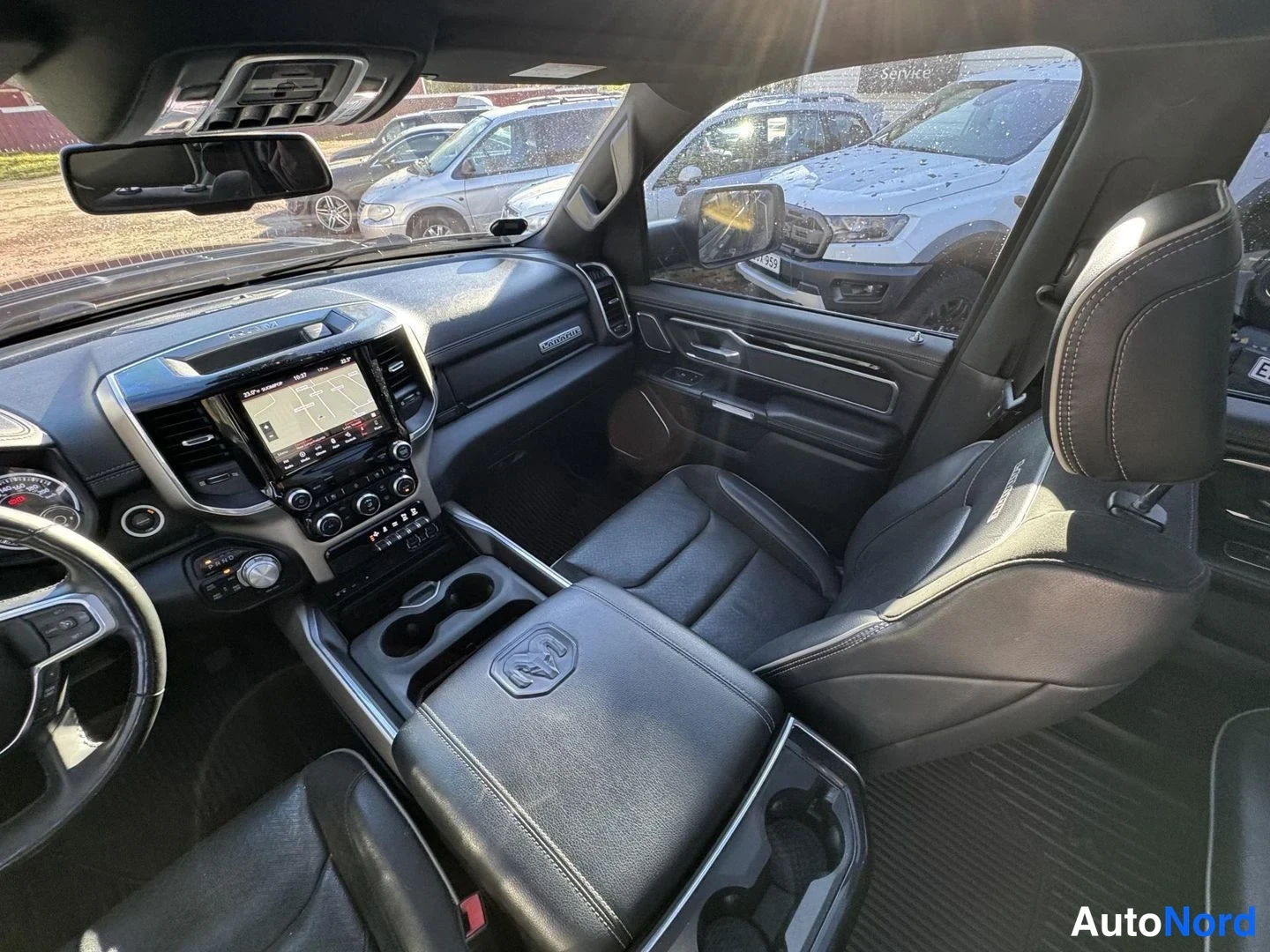 Harmaa Dodge Ram 1500 2019, ohjaamo, kuva 12