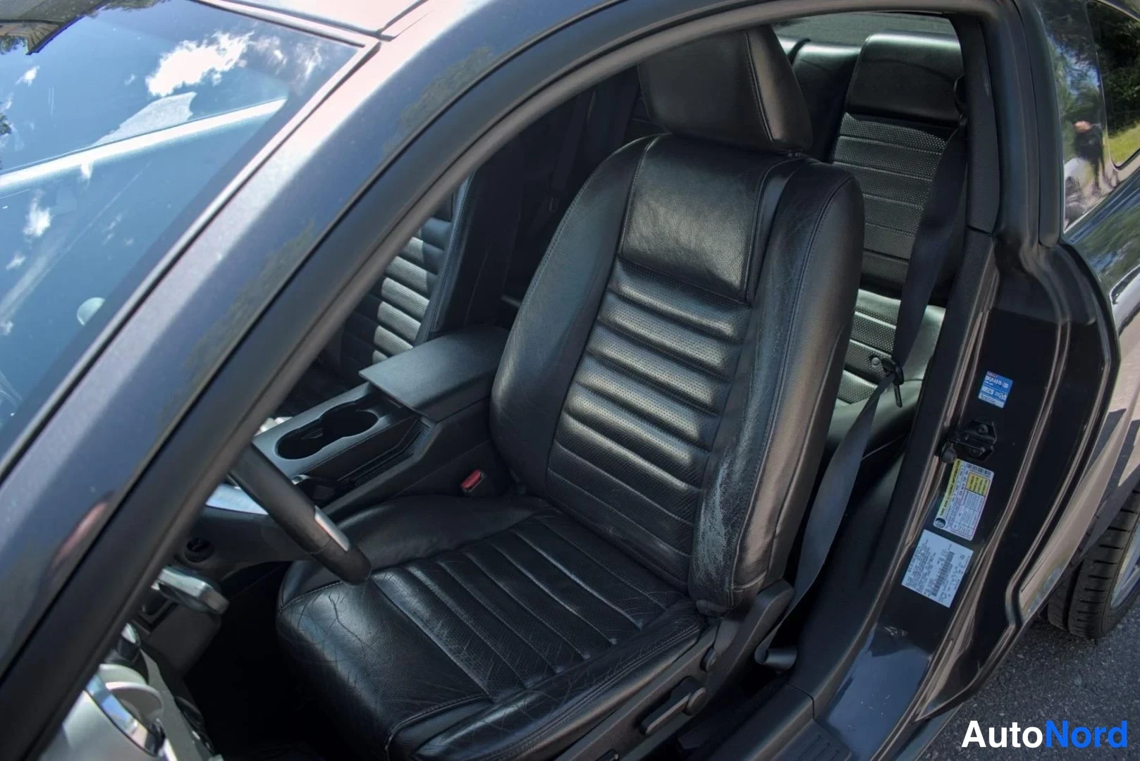 Harmaa Ford Mustang GT 2007, etuistuimet, kuva 10