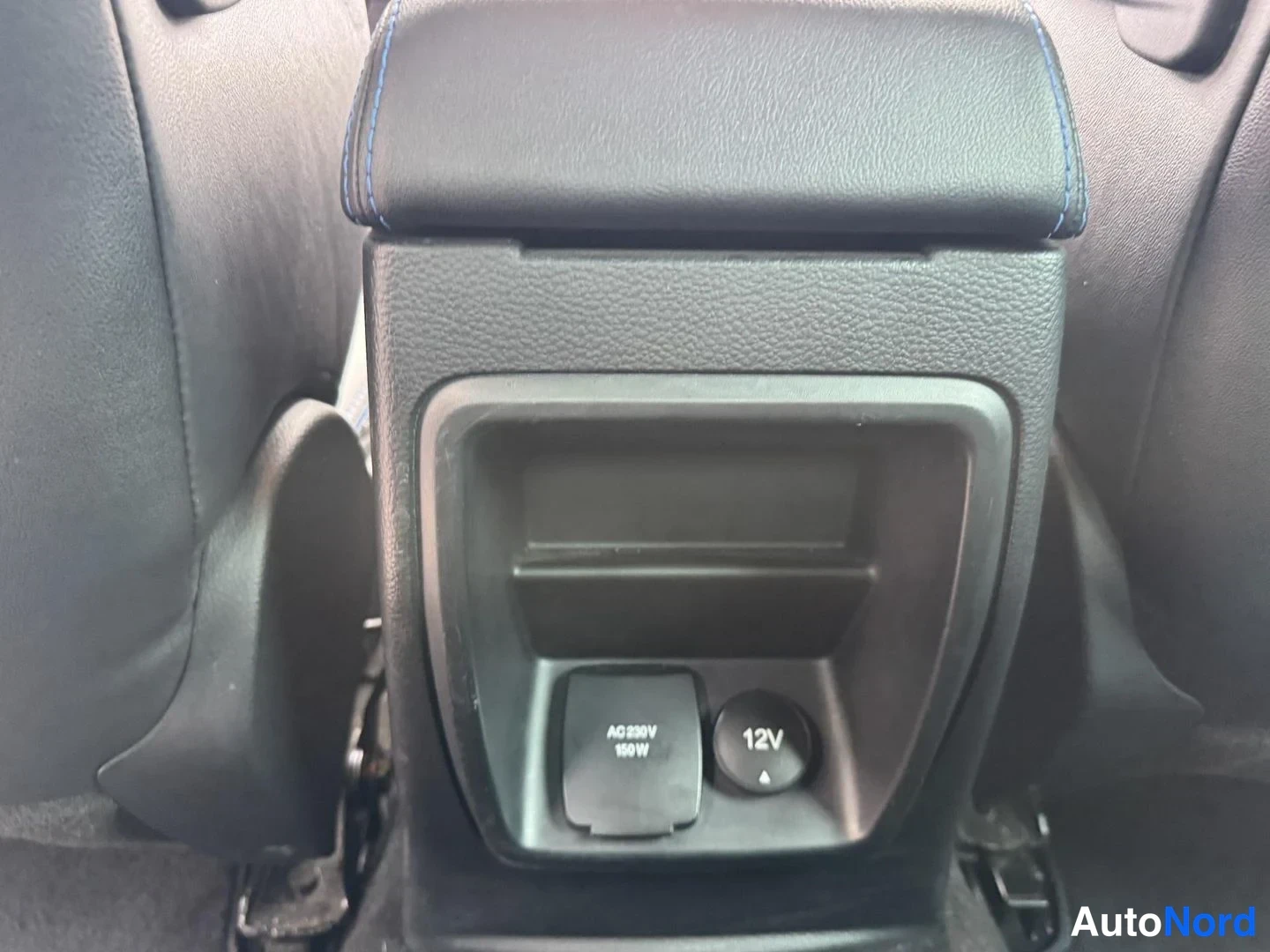 Valkoinen Ford Ranger 2023, yksityiskohta, kuva 27