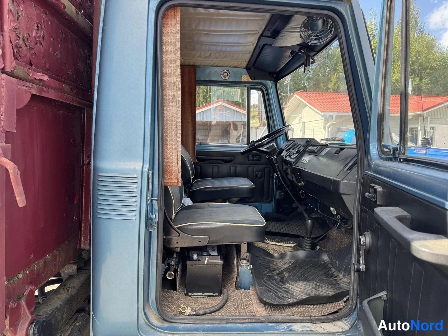 Sininen GAZ 66 1986, ohjaamo, kuva 11