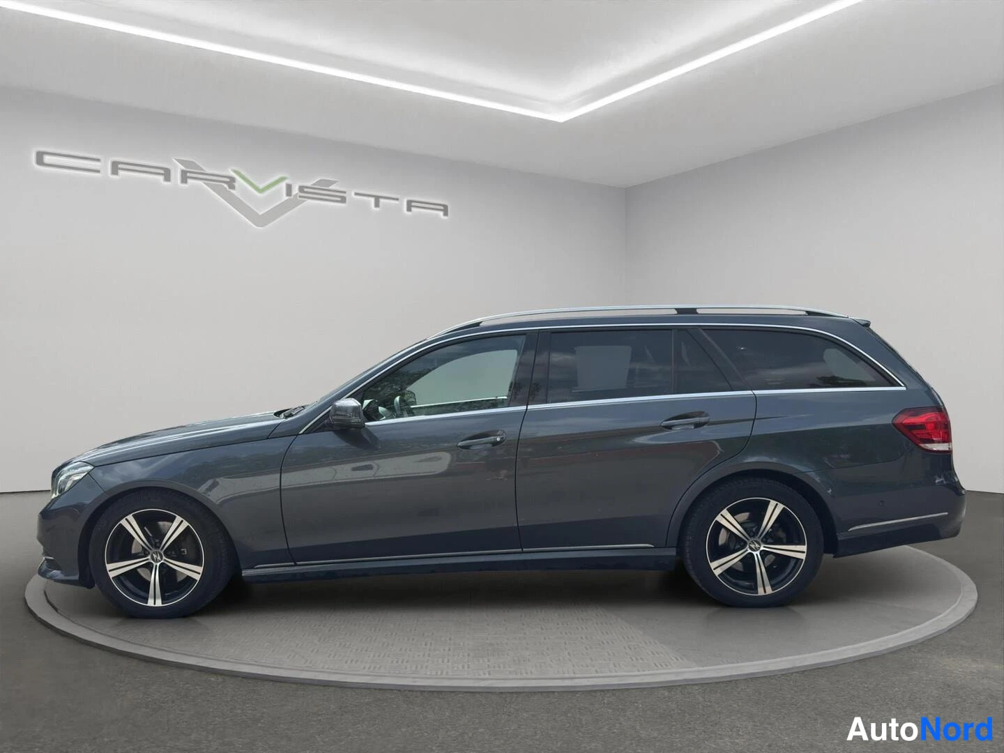 Harmaa Mercedes-Benz E 300 BlueTEC 2014, sivulta, kuva 4
