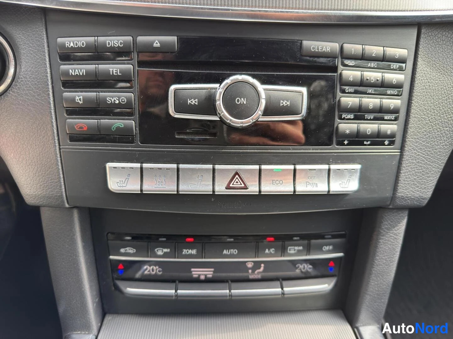 Harmaa Mercedes-Benz E 300 BlueTEC 2014, yksityiskohta, kuva 22