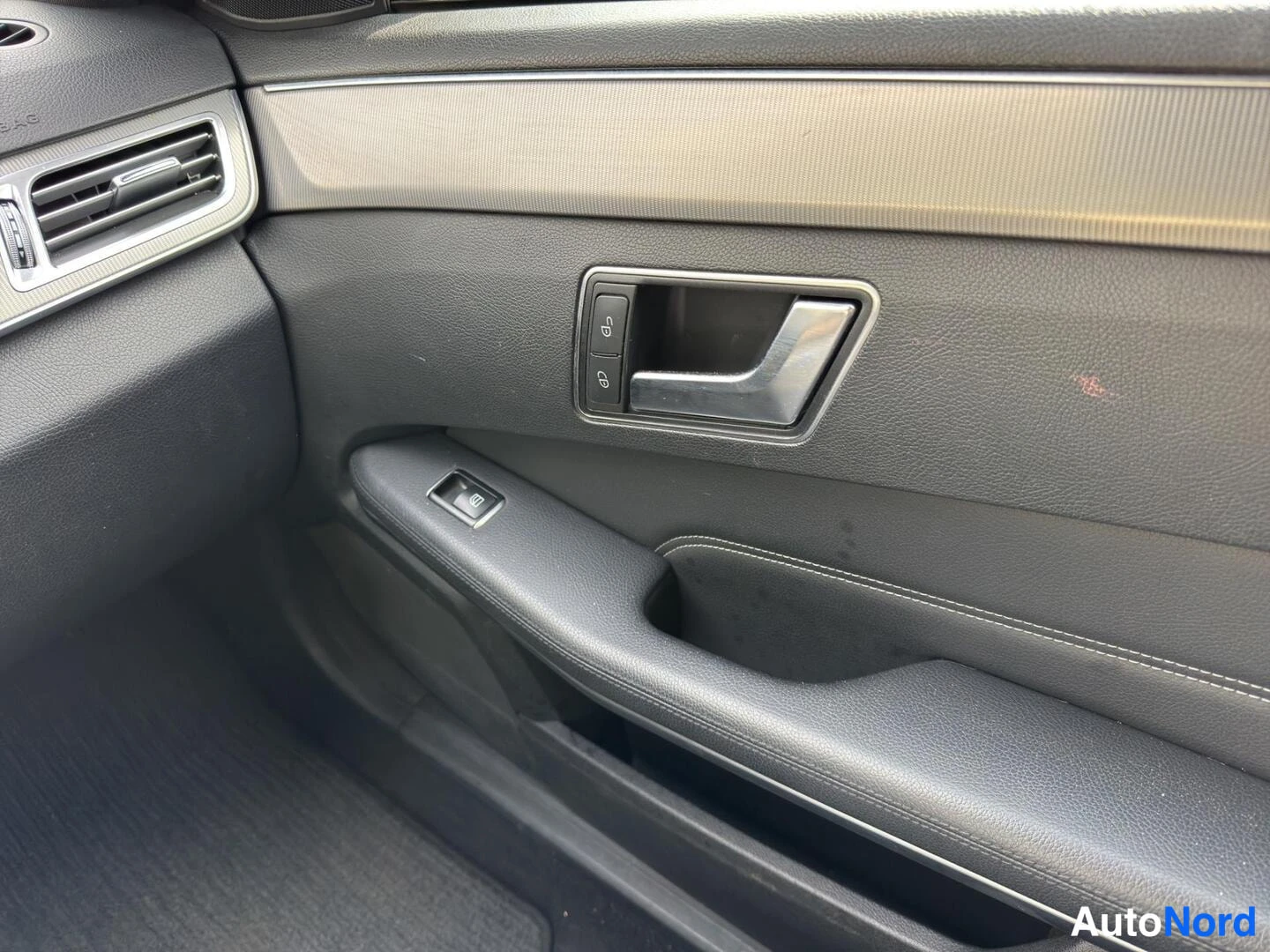 Harmaa Mercedes-Benz E 300 BlueTEC 2014, yksityiskohta, kuva 18