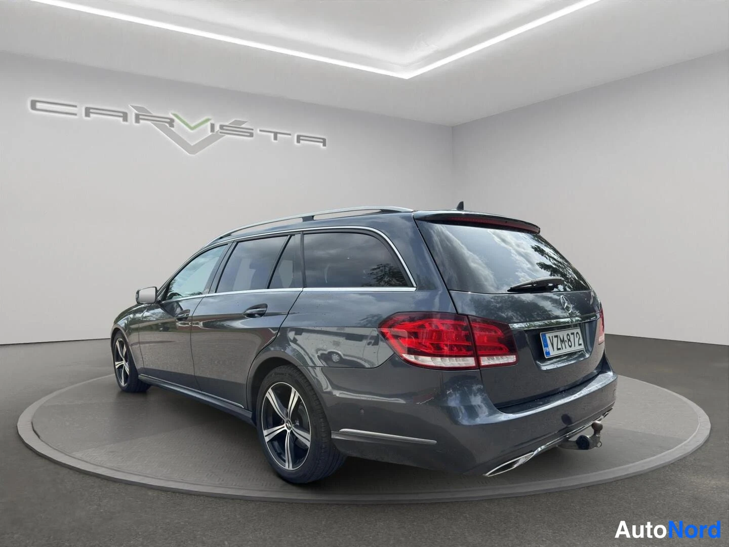 Harmaa Mercedes-Benz E 300 BlueTEC 2014, takaviisto, kuva 6