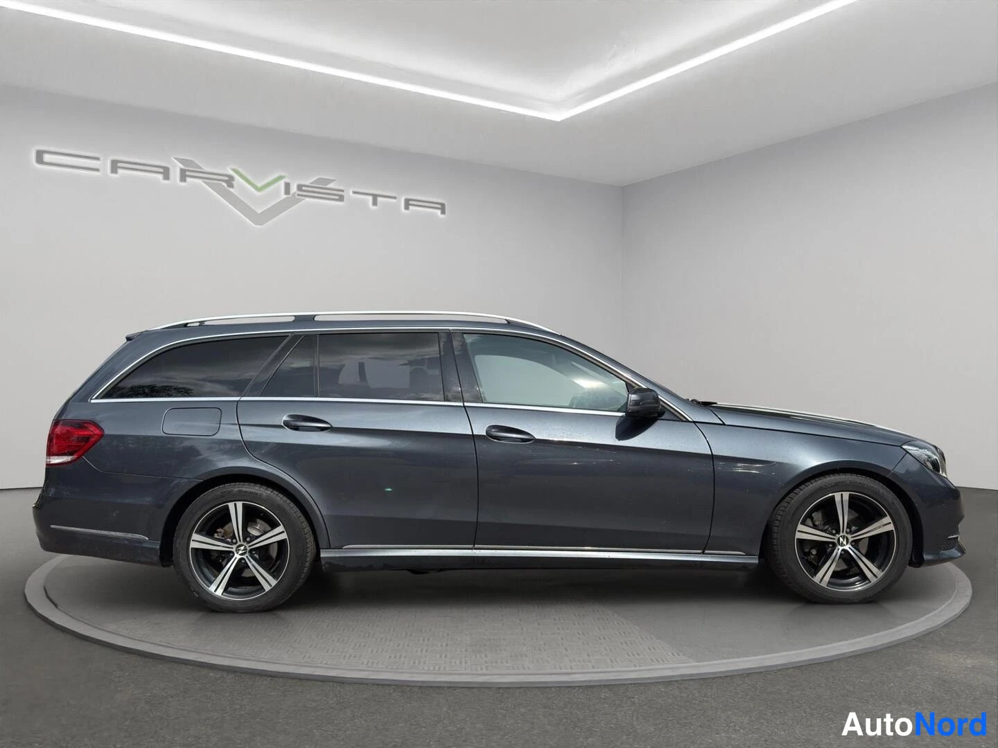 Harmaa Mercedes-Benz E 300 BlueTEC 2014, sivulta, kuva 5
