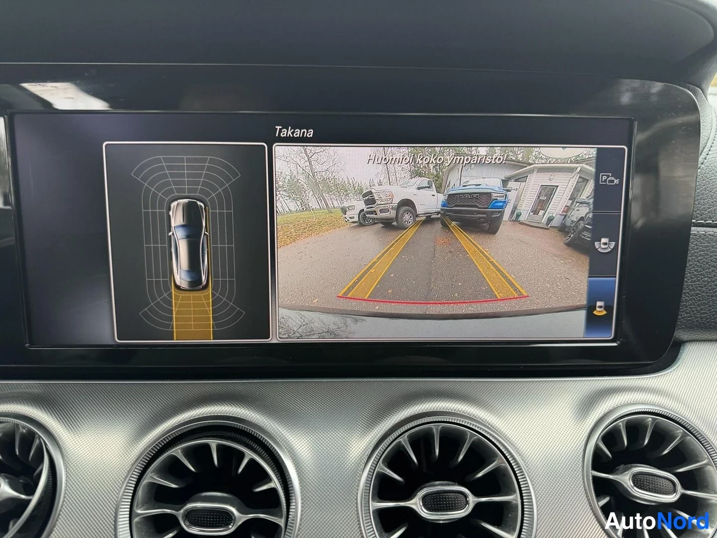 Musta Mercedes-Benz E 220 d 2018, yksityiskohta, kuva 19