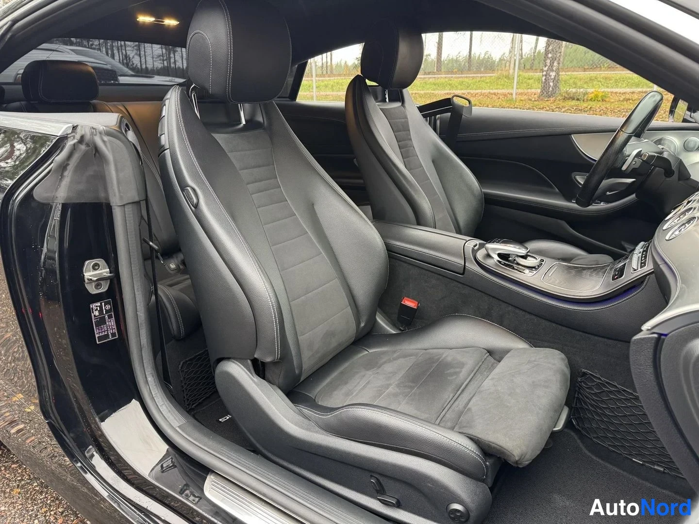 Musta Mercedes-Benz E 220 d 2018, etuistuimet, kuva 12