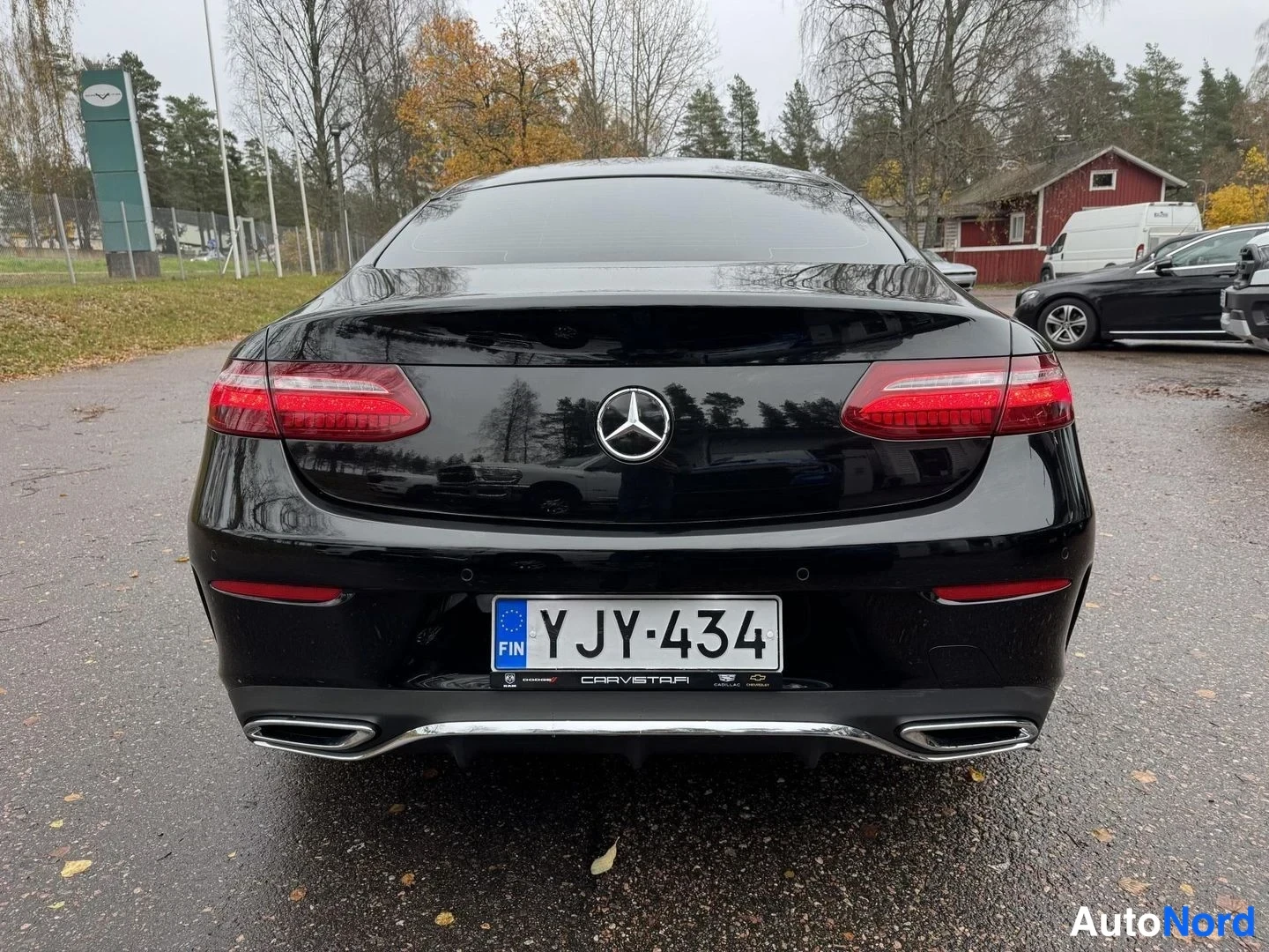 Musta Mercedes-Benz E 220 d 2018, takaa, kuva 7