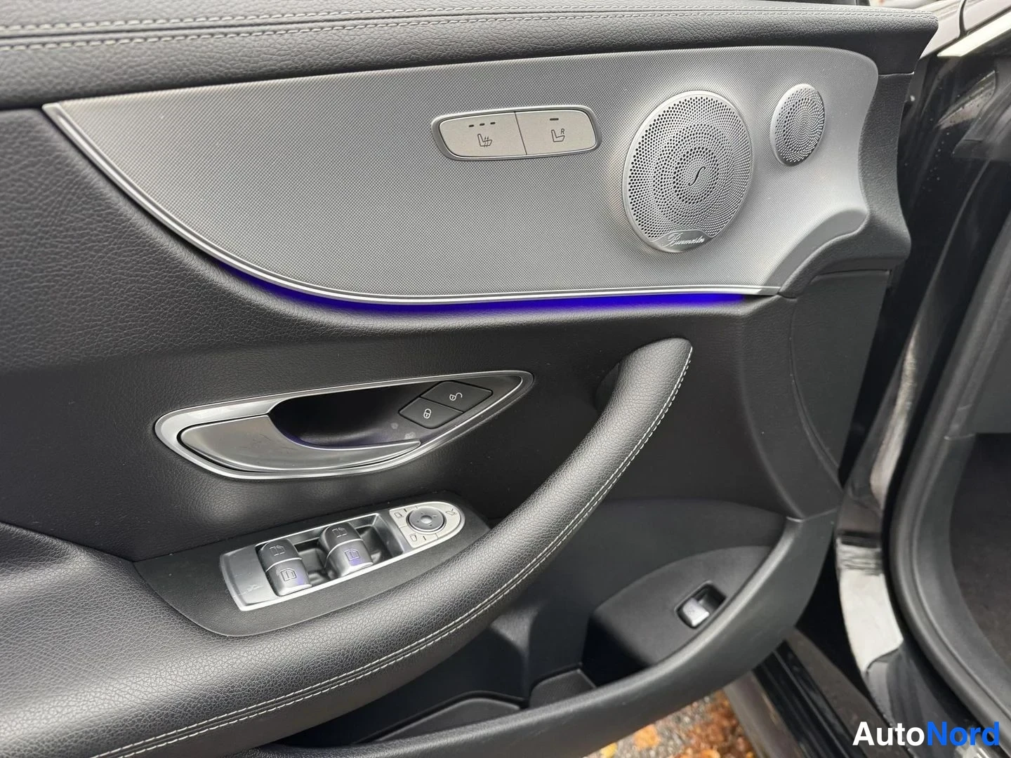 Musta Mercedes-Benz E 220 d 2018, yksityiskohta, kuva 24
