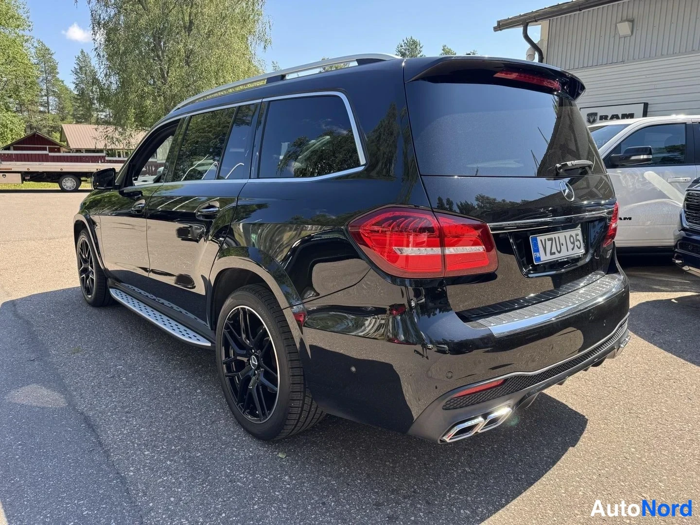 Musta Mercedes-Benz GLS 63 2019, takaviisto, kuva 6