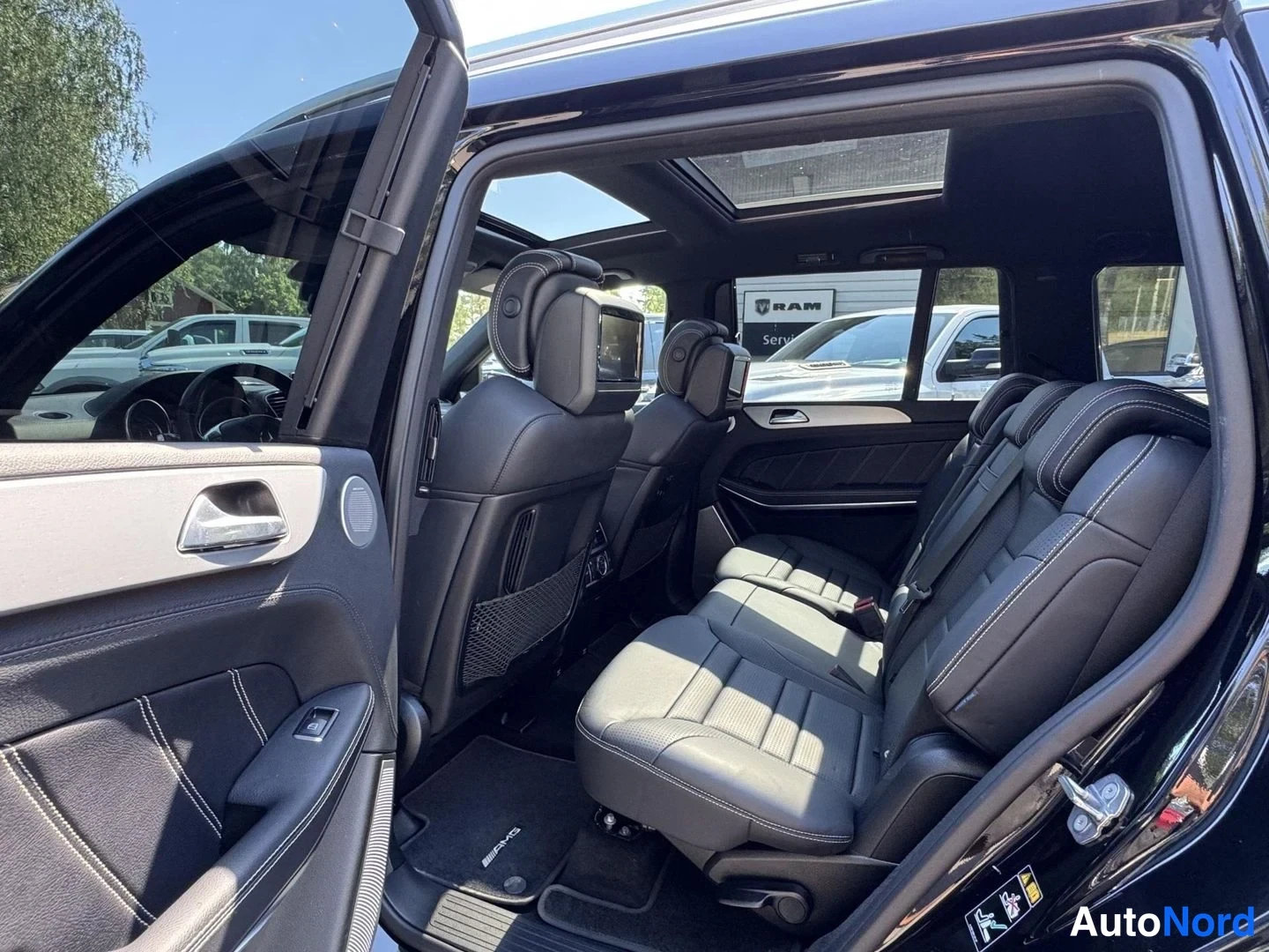 Musta Mercedes-Benz GLS 63 2019, takaistuimet, kuva 13