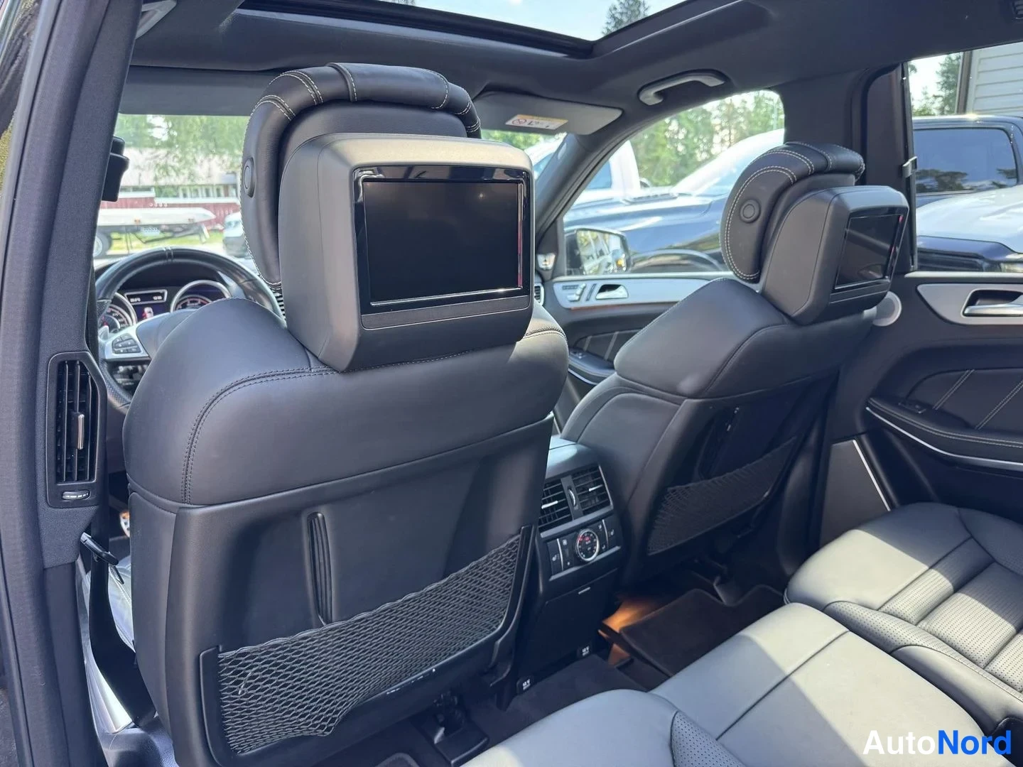 Musta Mercedes-Benz GLS 63 2019, takaistuimet, kuva 14