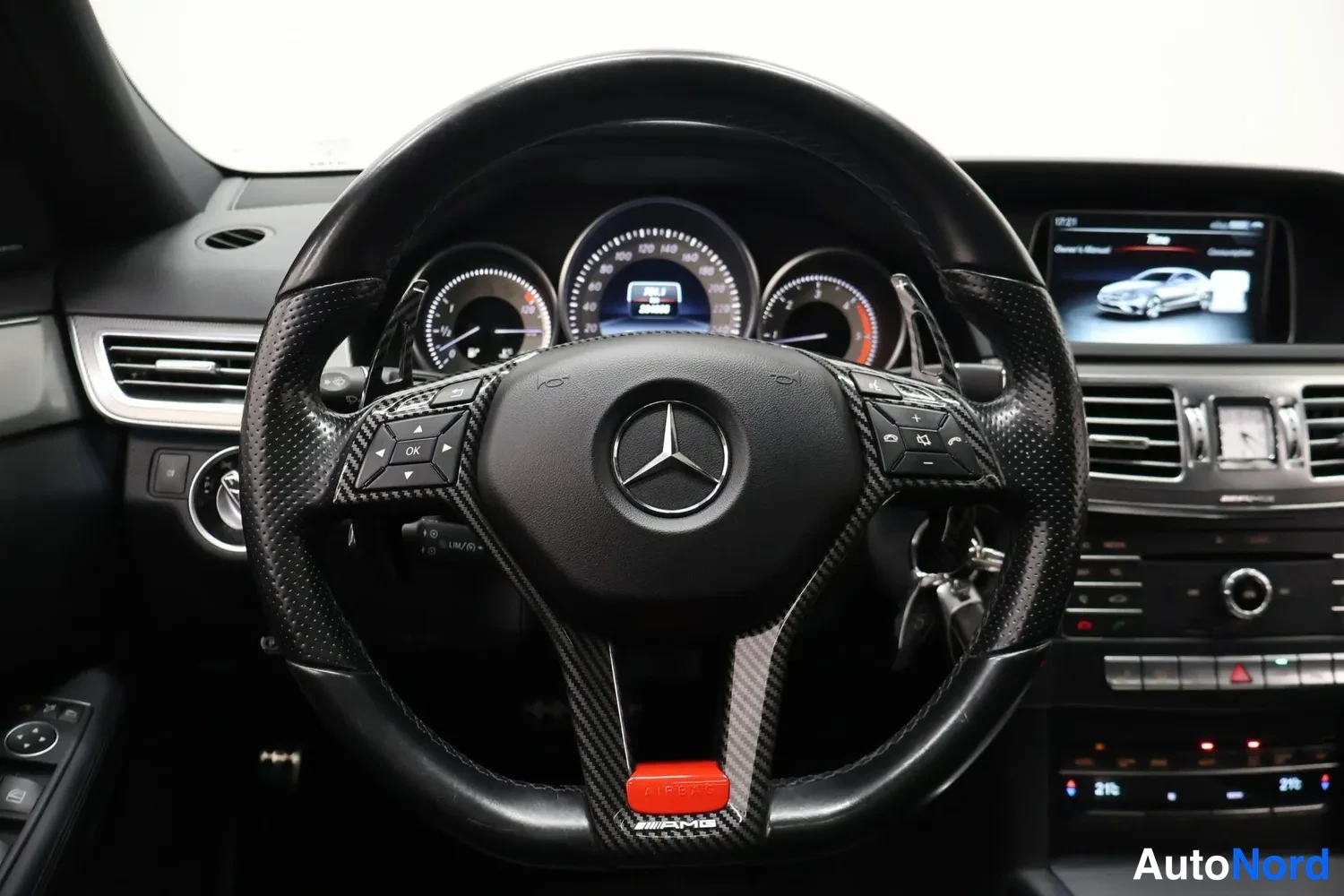 Grey Mercedes-Benz E 220 BlueTEC 4MATIC 2016, cockpit, photo 8