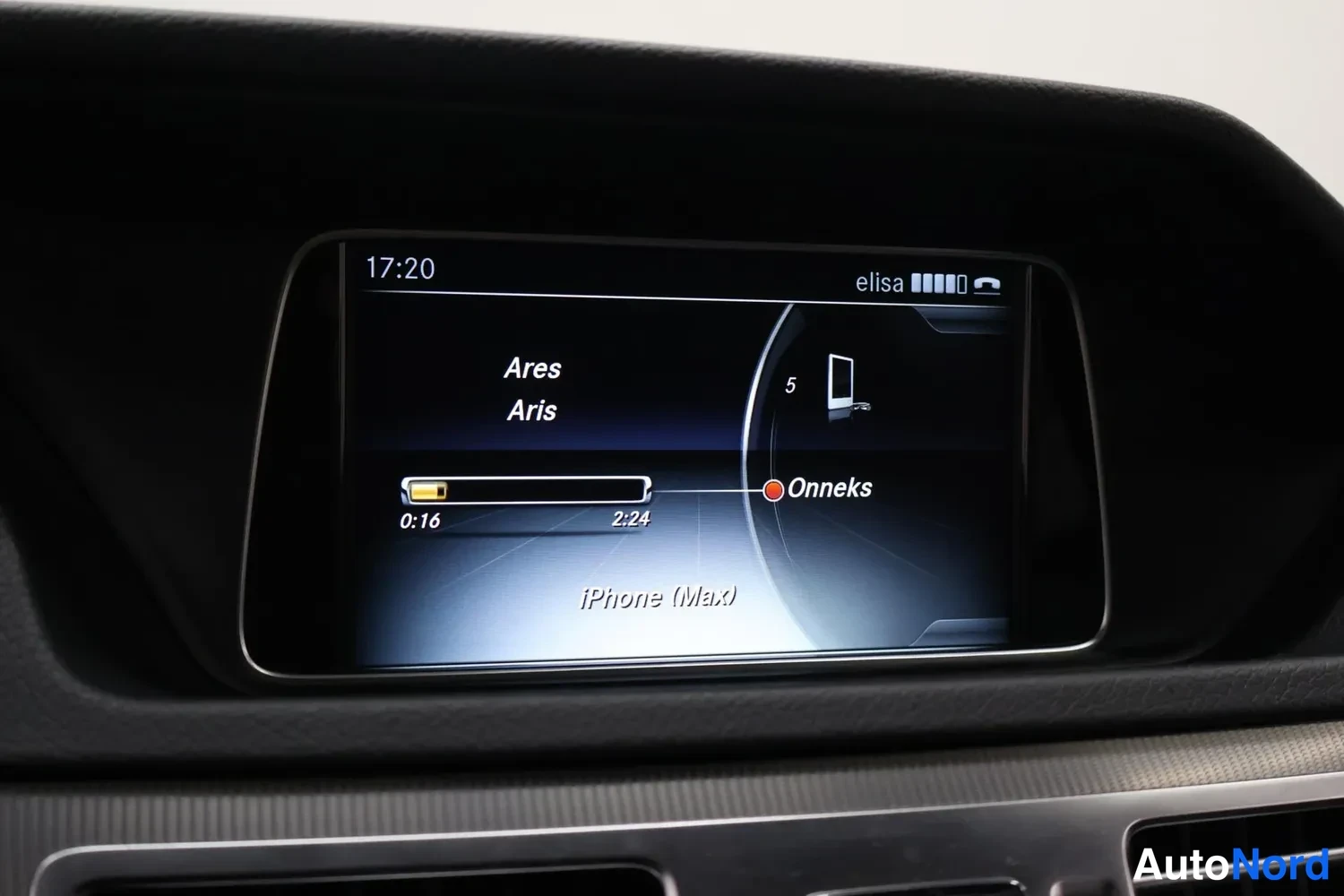 Grey Mercedes-Benz E 220 BlueTEC 4MATIC 2016, detail, photo 17