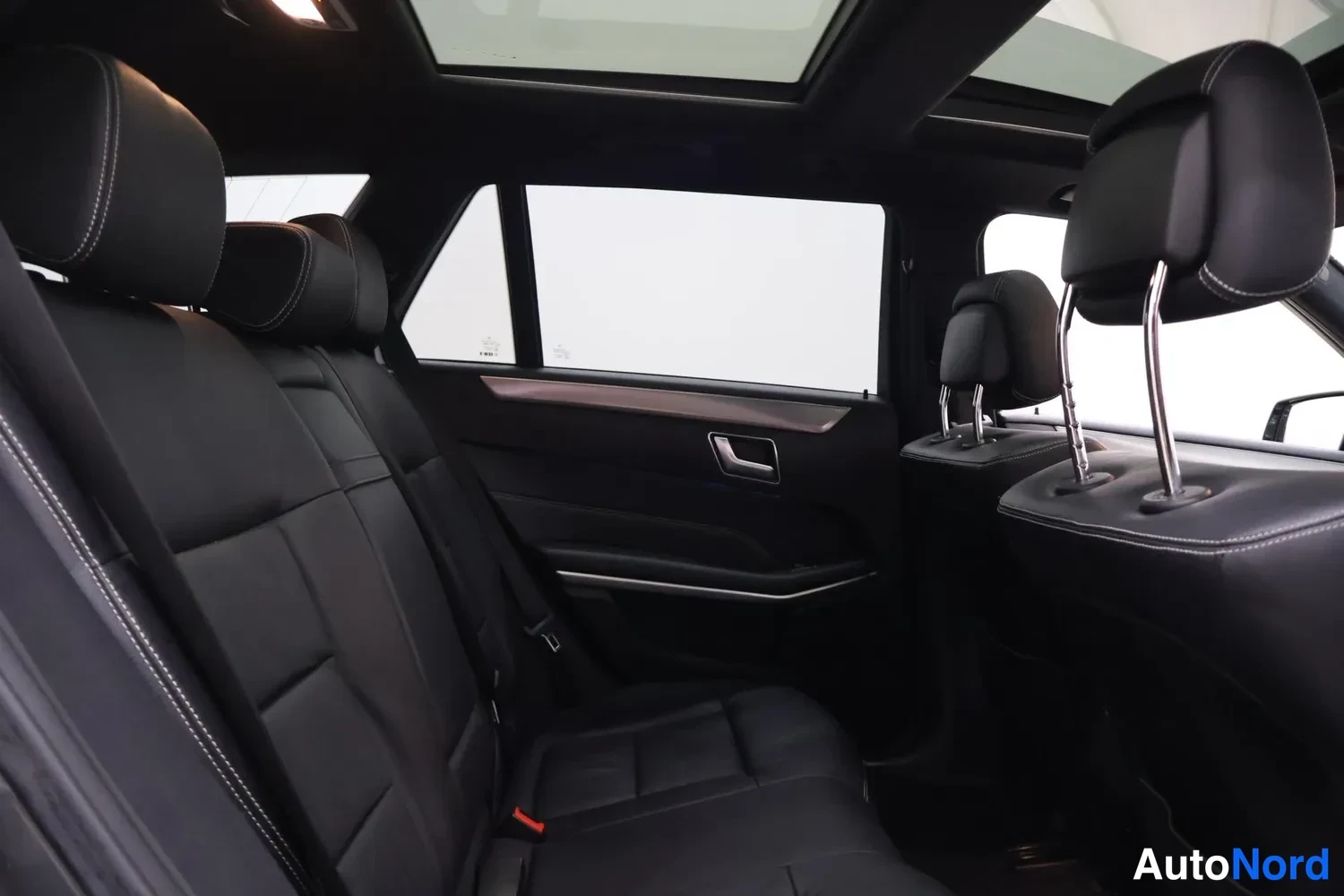 Grey Mercedes-Benz E 220 BlueTEC 4MATIC 2016, rear seats, photo 11