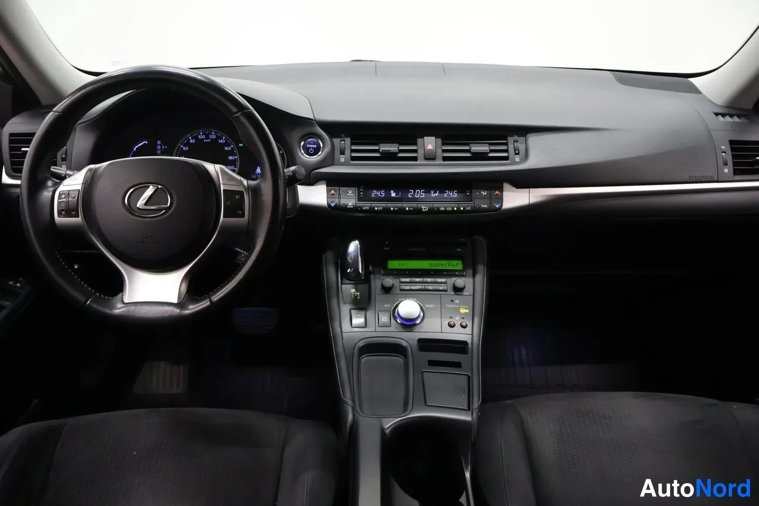Musta Lexus CT 2013, ohjaamo, kuva 9