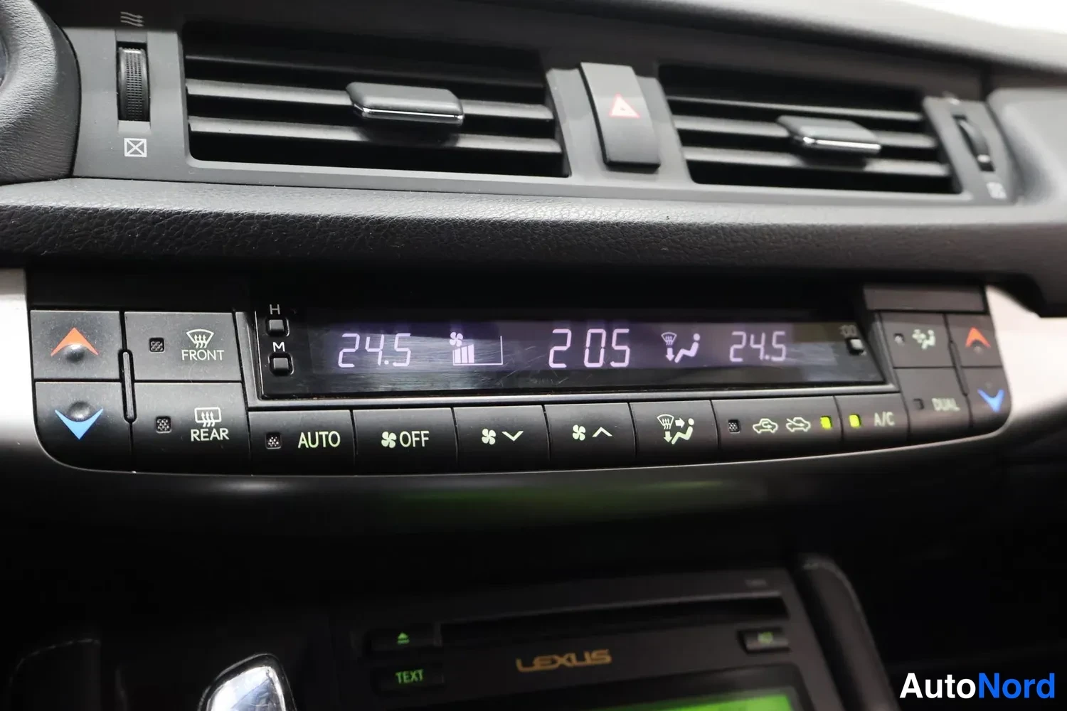 Musta Lexus CT 2013, yksityiskohta, kuva 19