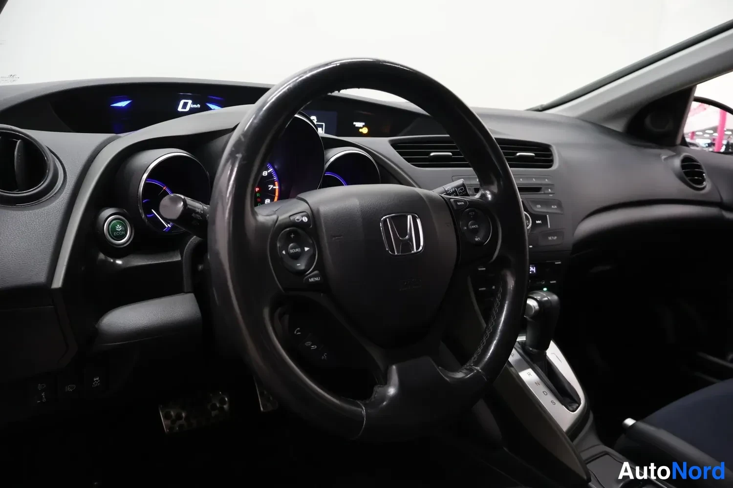 Ruskea Honda Civic 2013, ohjaamo, kuva 8