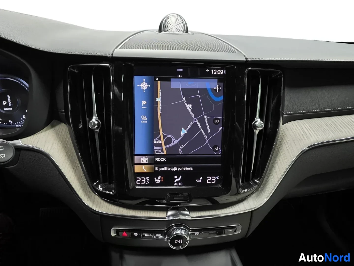 Brun Volvo XC60 2021, detalj, bild 17