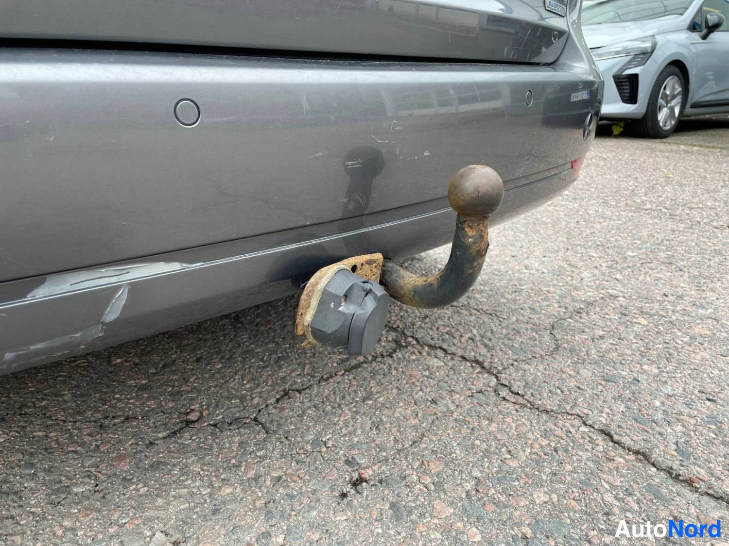 Harmaa Volkswagen Touran 2014, yksityiskohta, kuva 16