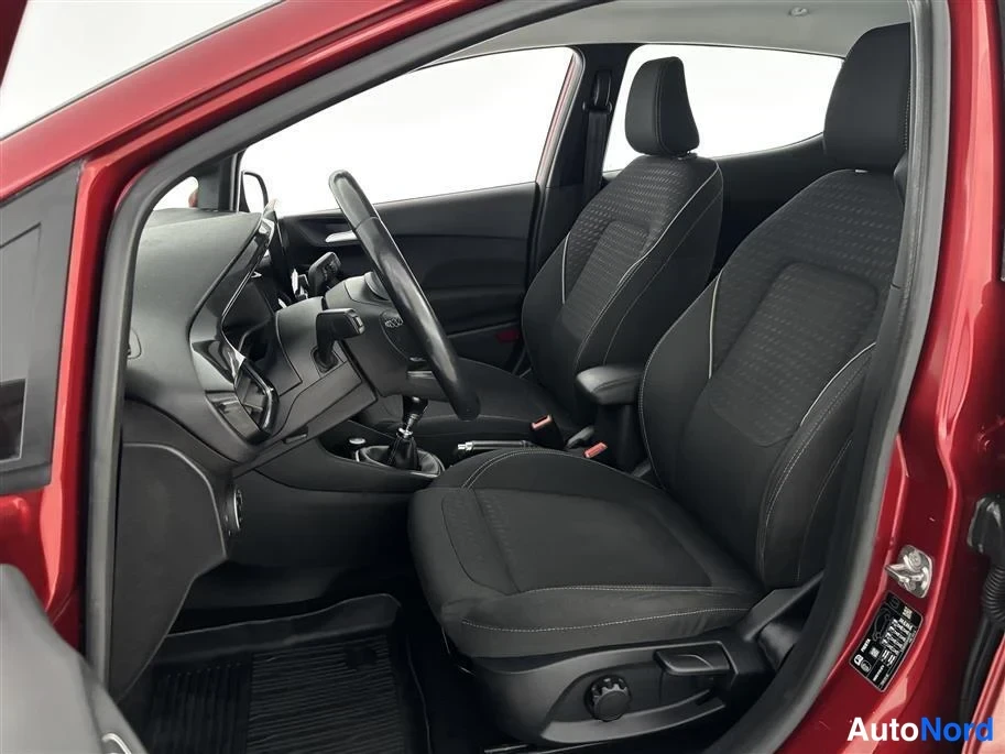 Red Ford Fiesta 2019, cockpit, photo 14