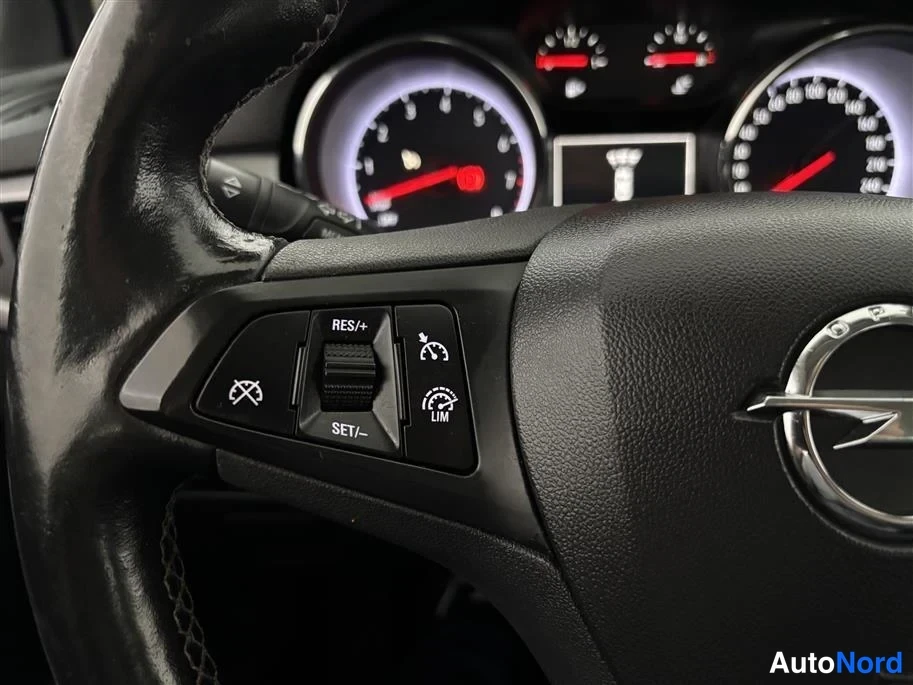 Black Opel Astra 2017, detail, photo 28