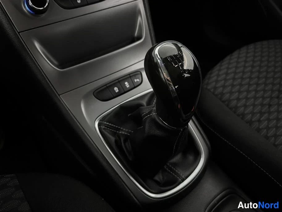 Black Opel Astra 2017, detail, photo 21