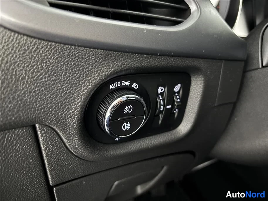 Black Opel Astra 2017, detail, photo 26