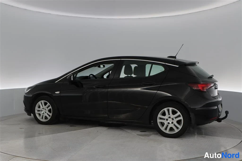Black Opel Astra 2017, rear three-quarter, photo 7