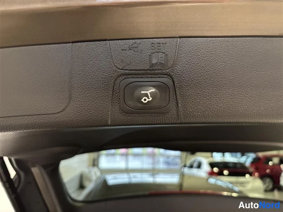 Beige Ford C-Max 2016, detail, photo 18