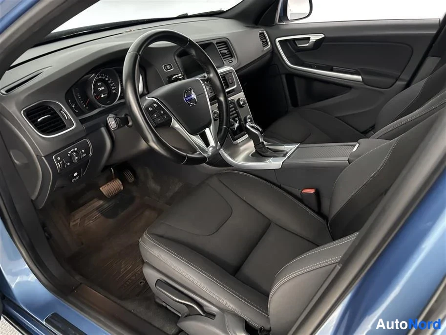 Blue Volvo V60 2014, cockpit, photo 10