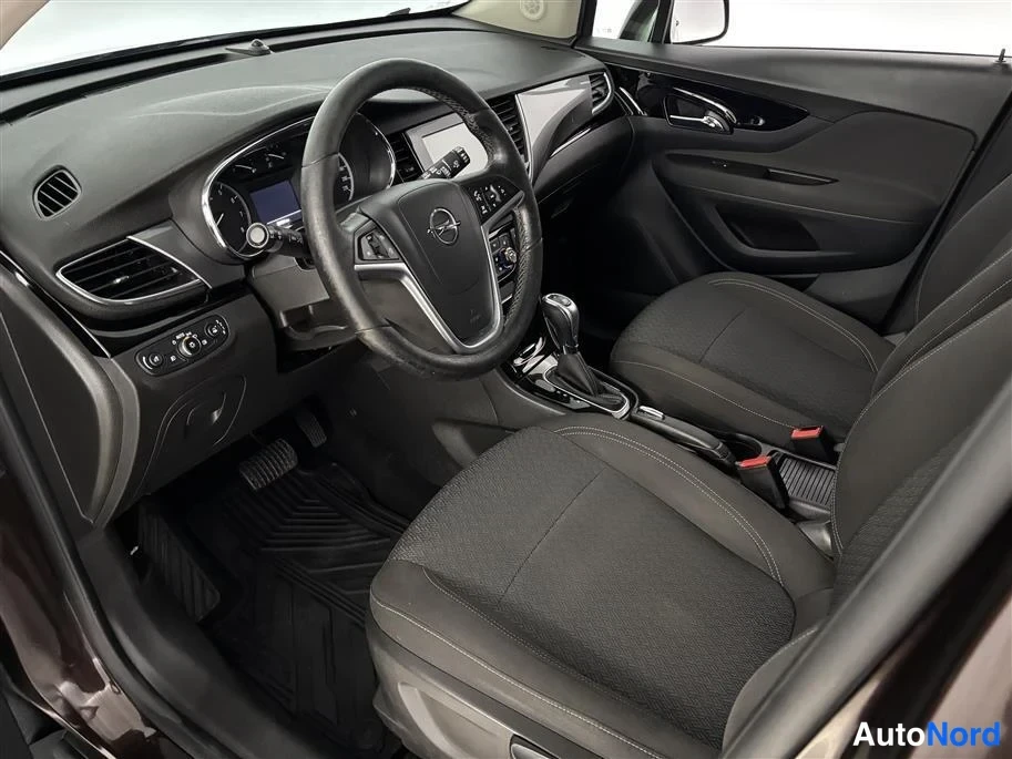 Beige Opel Mokka 2017, cockpit, photo 11