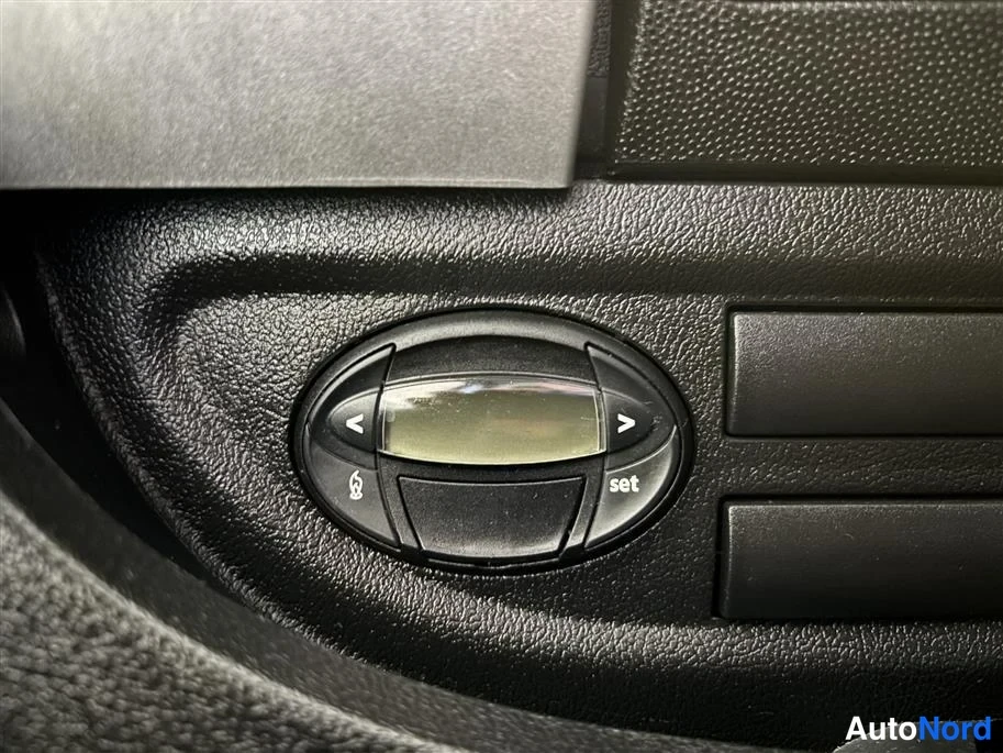 White Citroen Jumper 2020, detail, photo 16